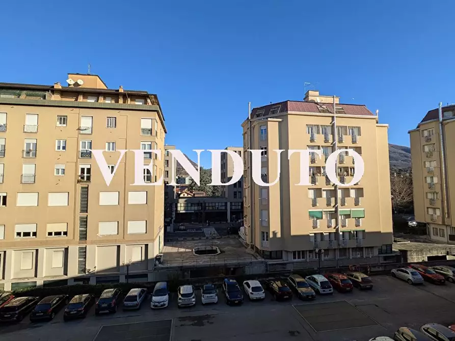 Immagine 6 di Appartamento in vendita  in Via Leopardi 9 a Erba