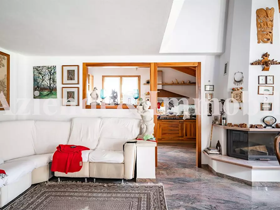 Immagine 8 di Villa in vendita  in Via Ponchielli a Monza