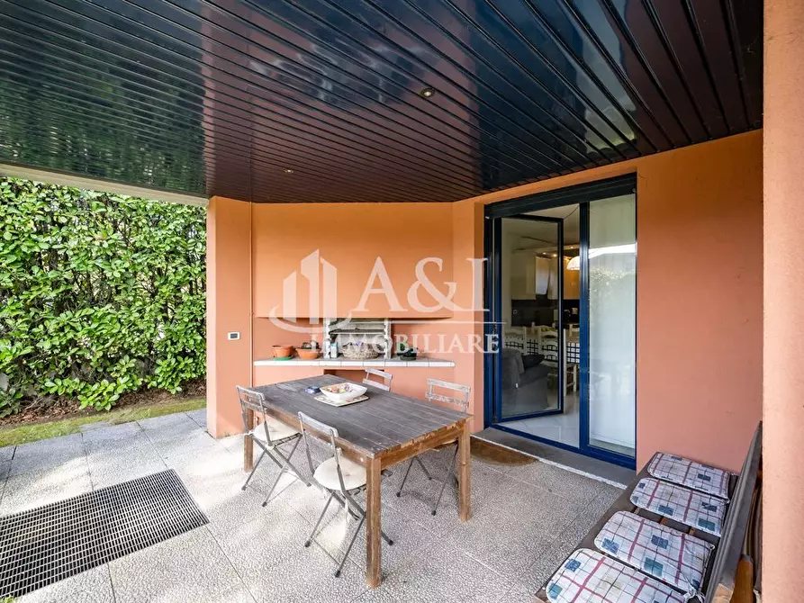 Immagine 6 di Villa in vendita  a Lecco