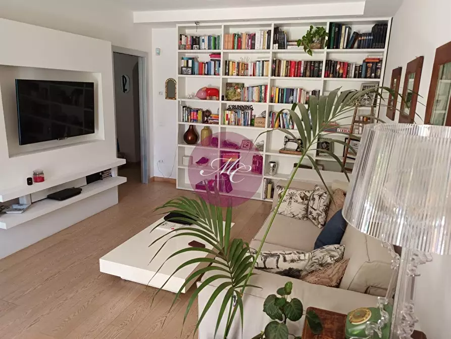 Immagine 1 di Villa in vendita  in Circonvallazione Fiume Montone Abbandonato a Ravenna