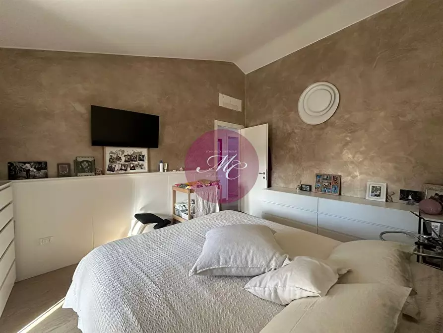 Immagine 9 di Villa in vendita  in Circonvallazione Fiume Montone Abbandonato a Ravenna