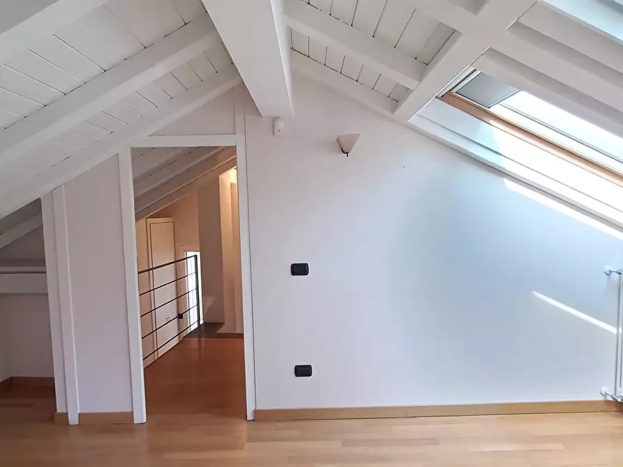 Immagine 6 di Appartamento in vendita  in Piazza Garibaldi a Imbersago