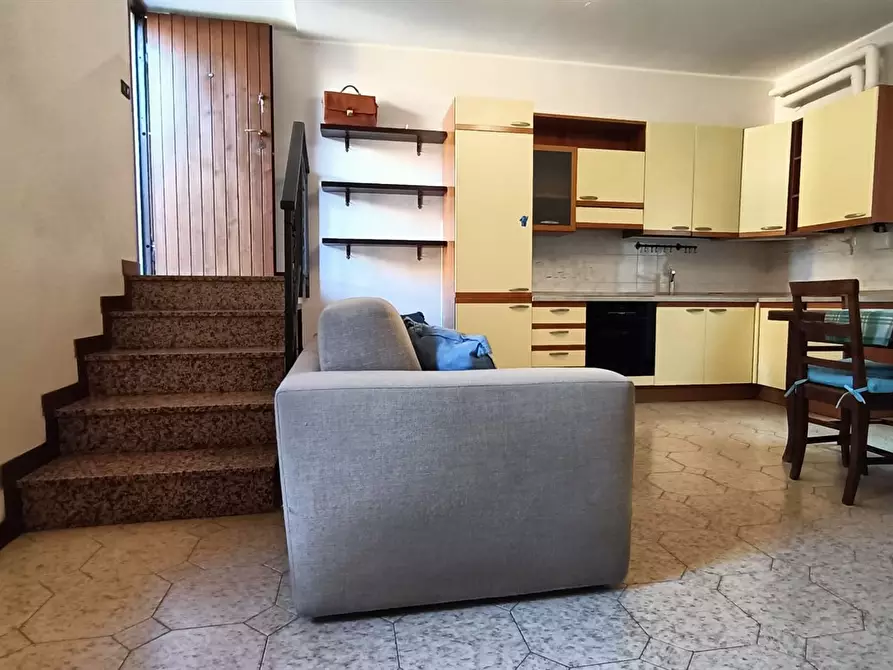 Immagine 1 di Appartamento in vendita  in Via Caduti Per La Patria 5 a Lesmo