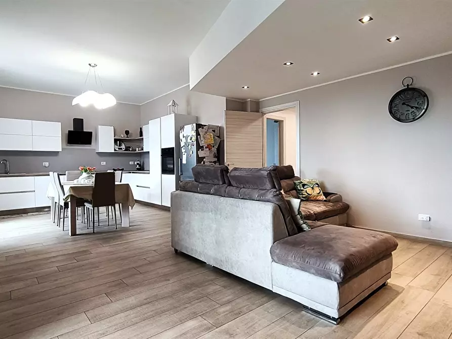 Immagine 1 di Villa in vendita  a Lesmo