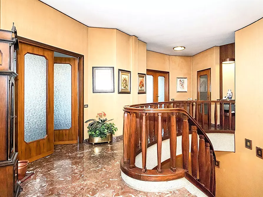 Immagine 8 di Villa in vendita  in Via Spluga 32 a Olginate