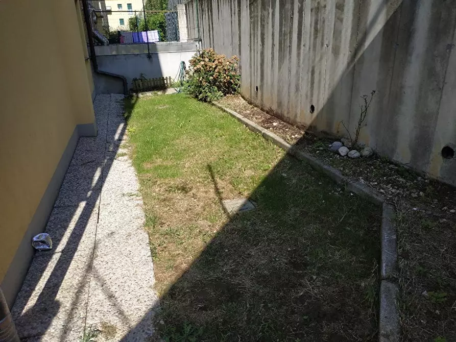 Immagine 2 di Appartamento in affitto  a San Fermo Della Battaglia