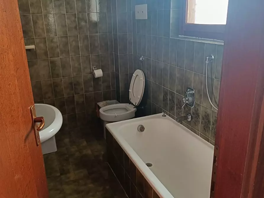 Immagine 4 di Appartamento in affitto  a Lomazzo