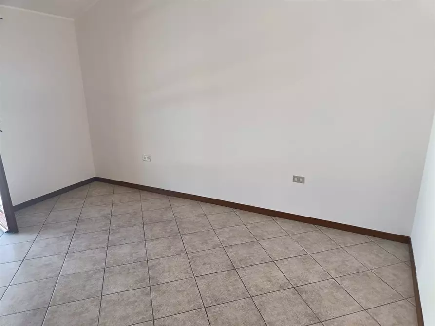 Immagine 1 di Appartamento in affitto  a Lomazzo