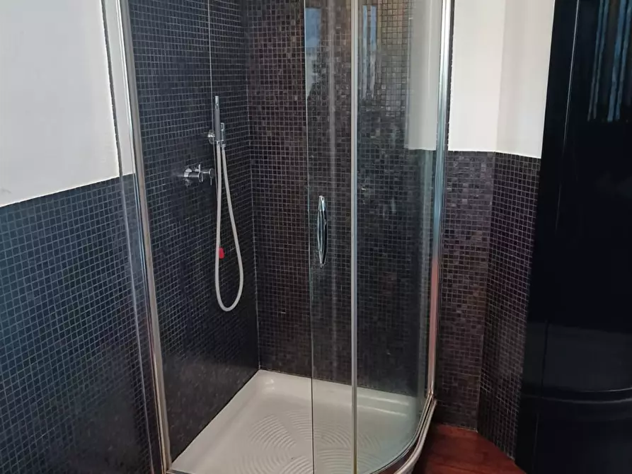 Immagine 9 di Appartamento in affitto  a Como