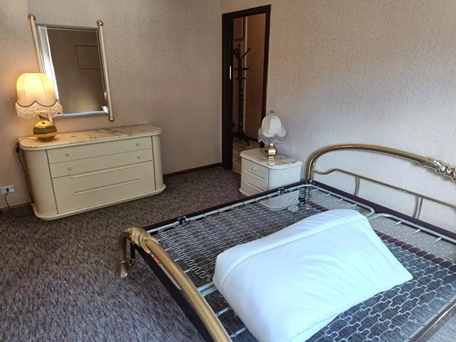 Immagine 5 di Appartamento in vendita  a Como