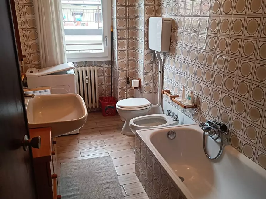 Immagine 2 di Appartamento in vendita  a Como