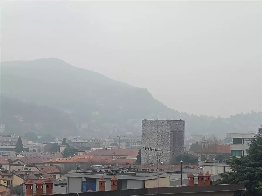 Immagine 5 di Appartamento in affitto  a Como