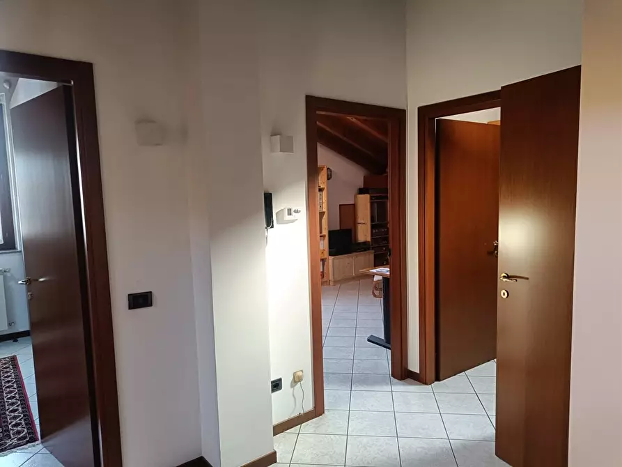 Immagine 7 di Appartamento in vendita  a Casnate Con Bernate