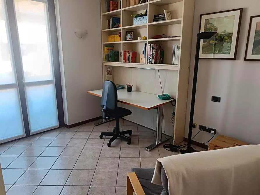 Immagine 9 di Appartamento in vendita  a Casnate Con Bernate