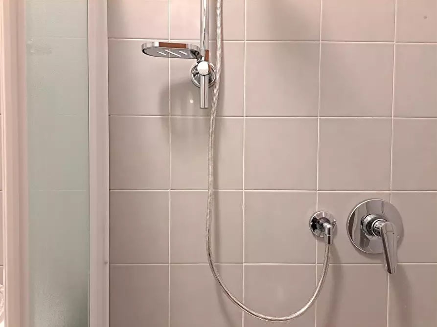 Immagine 5 di Appartamento in affitto  a Como