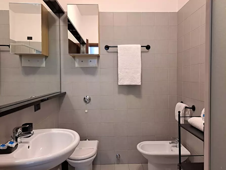 Immagine 4 di Appartamento in affitto  a Como