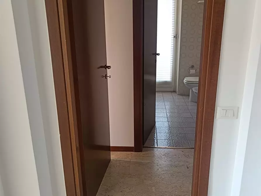 Immagine 4 di Appartamento in affitto  a Como