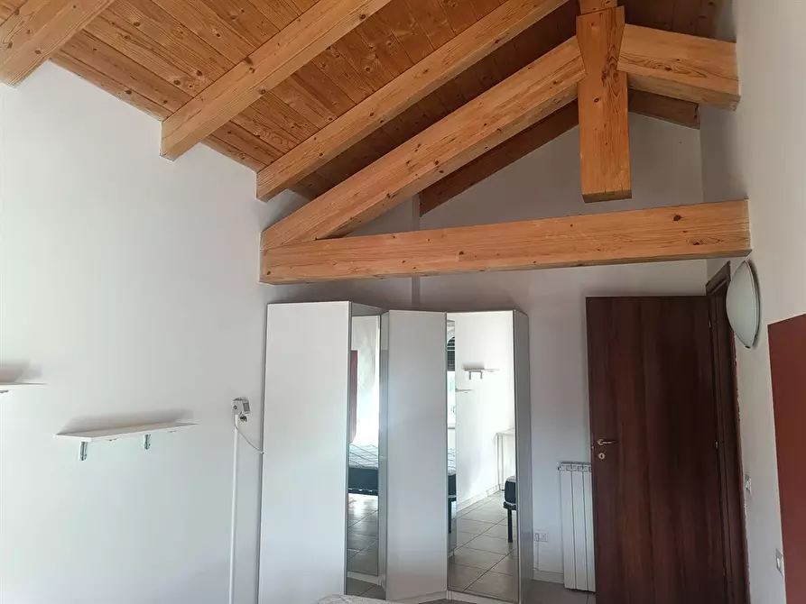 Immagine 3 di Appartamento in affitto  a Montano Lucino