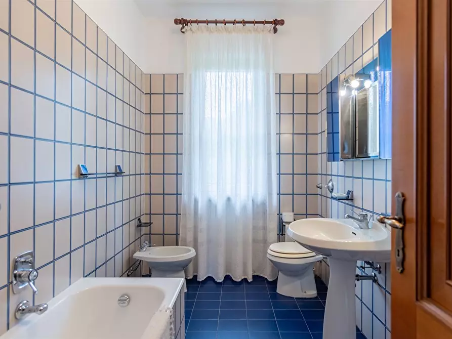 Immagine 4 di Villa in affitto  a Villa Guardia