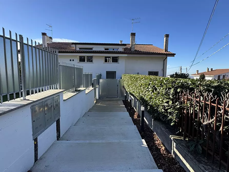 Immagine 4 di Attico in vendita  in Via Leone Cattani 34 a Ariccia