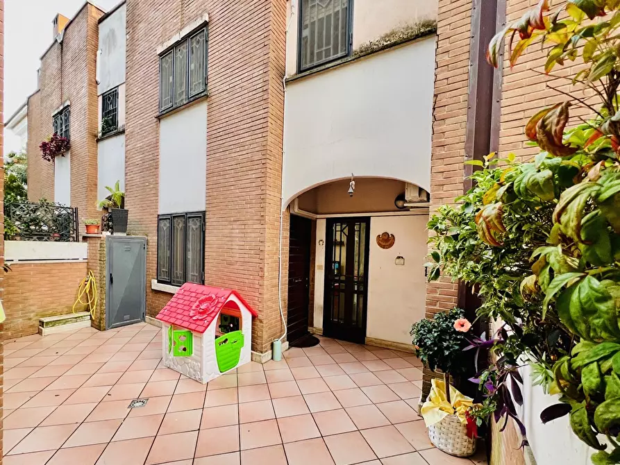 Immagine 6 di Villetta a schiera in vendita  in Via Miramare 13 a Albano Laziale