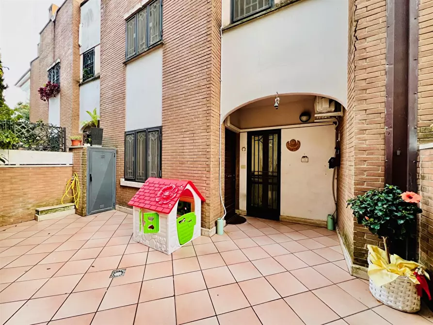 Immagine 5 di Villetta a schiera in vendita  in Via Miramare 13 a Albano Laziale