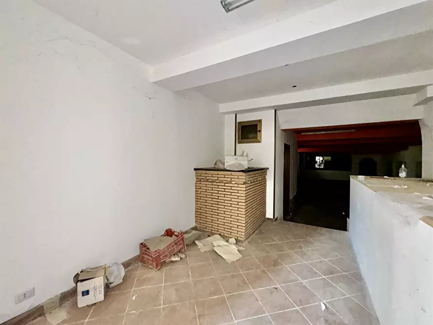 Immagine 3 di Negozio in vendita  in Via Aurelio Saffi 71 a Albano Laziale