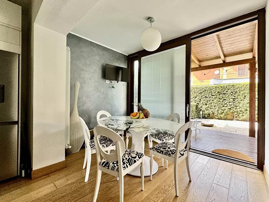 Immagine 1 di Villetta a schiera in vendita  in Via Virgilio a Albano Laziale