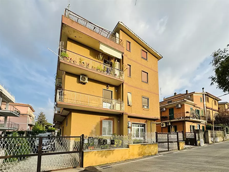 Immagine 9 di Appartamento in vendita  in Via Palaverta 27 a Marino