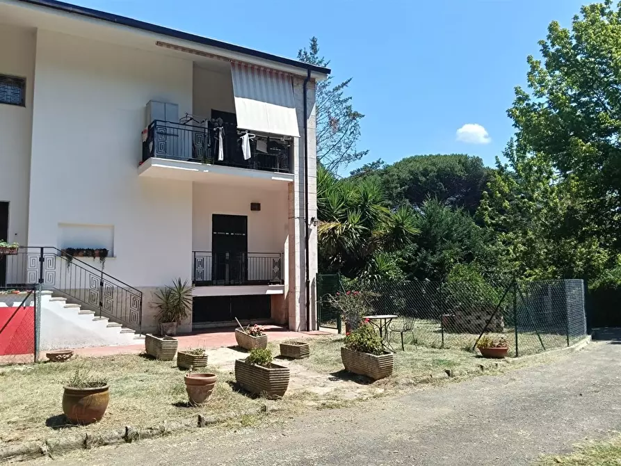 Immagine 1 di Appartamento in vendita  in Via Monte di Casa 65 a Roma