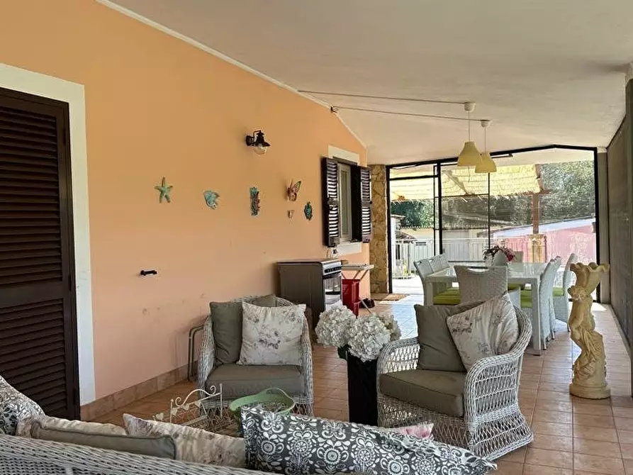 Immagine 2 di Casa trifamiliare in vendita  in VIA PANTANELLE 38 a Albano Laziale