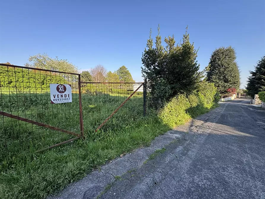 Immagine 1 di Casa bifamiliare in vendita  in via lata a Velletri