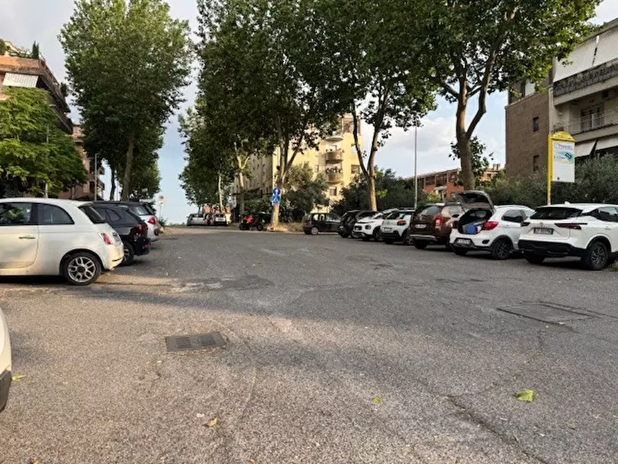 Immagine 1 di Box auto in vendita  in via tullio valeri 26 a Albano Laziale