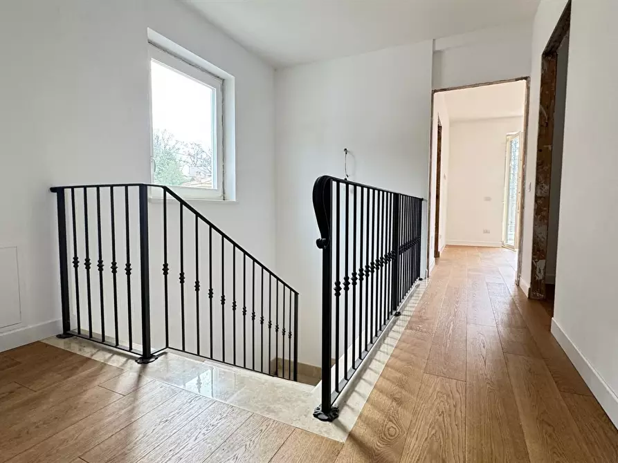 Immagine 3 di Villa in vendita  in viale dei lauri 40 a Ariccia