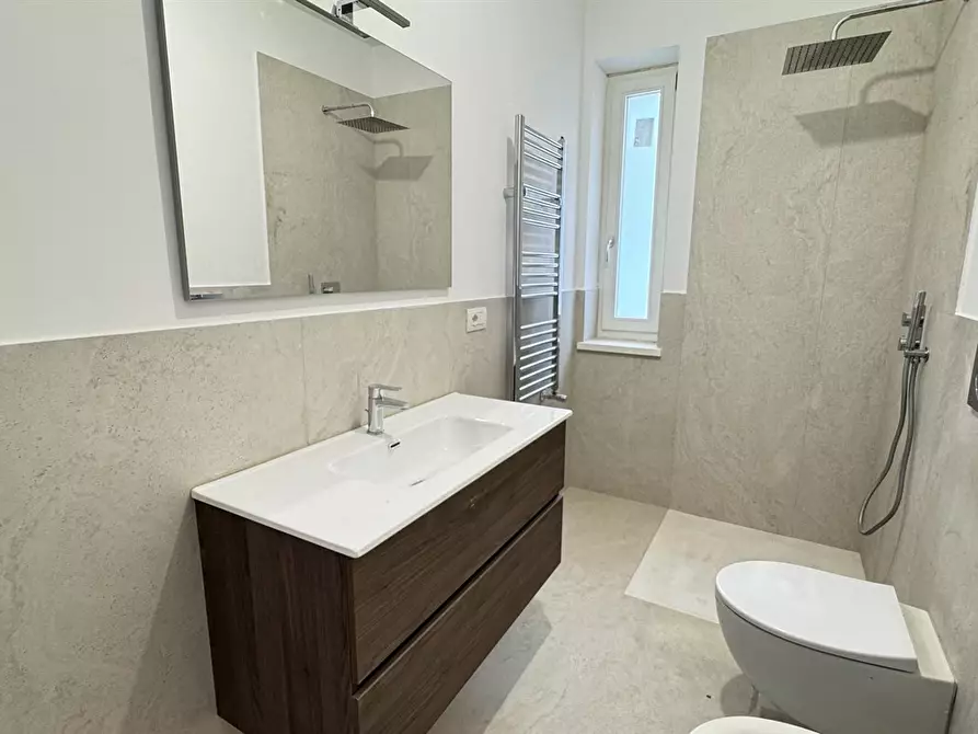 Immagine 6 di Villa in vendita  in viale dei lauri 40 a Ariccia
