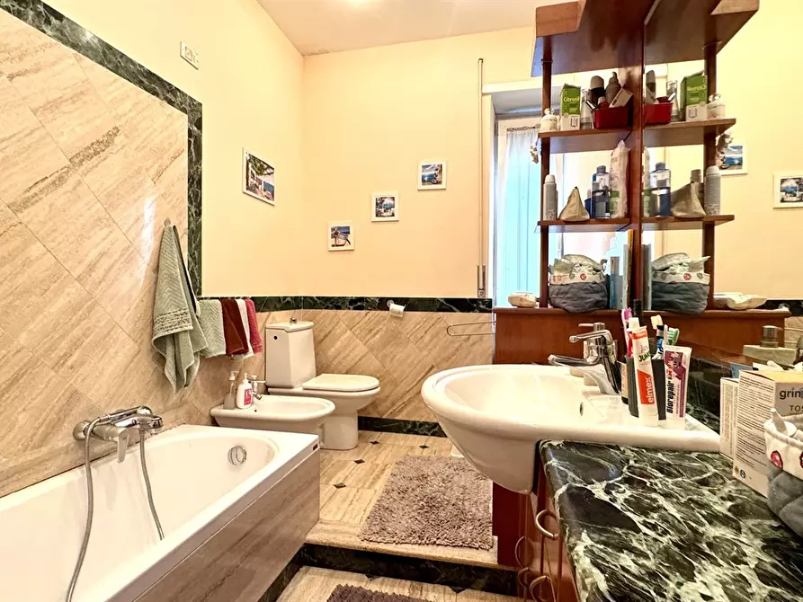 Immagine 4 di Appartamento in vendita  in VIA FRATELLI BANDIERA a Albano Laziale