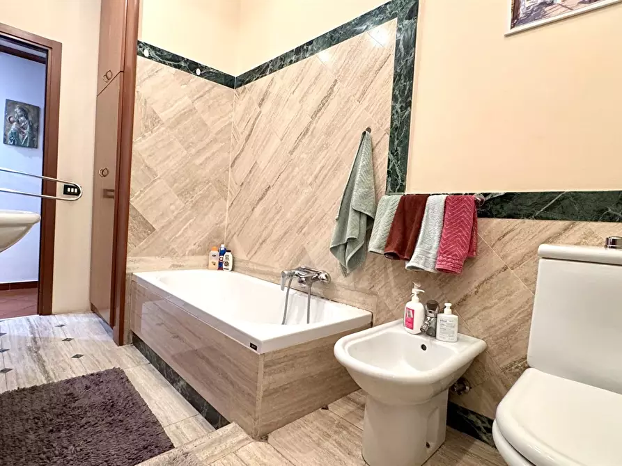 Immagine 3 di Appartamento in vendita  in VIA FRATELLI BANDIERA a Albano Laziale