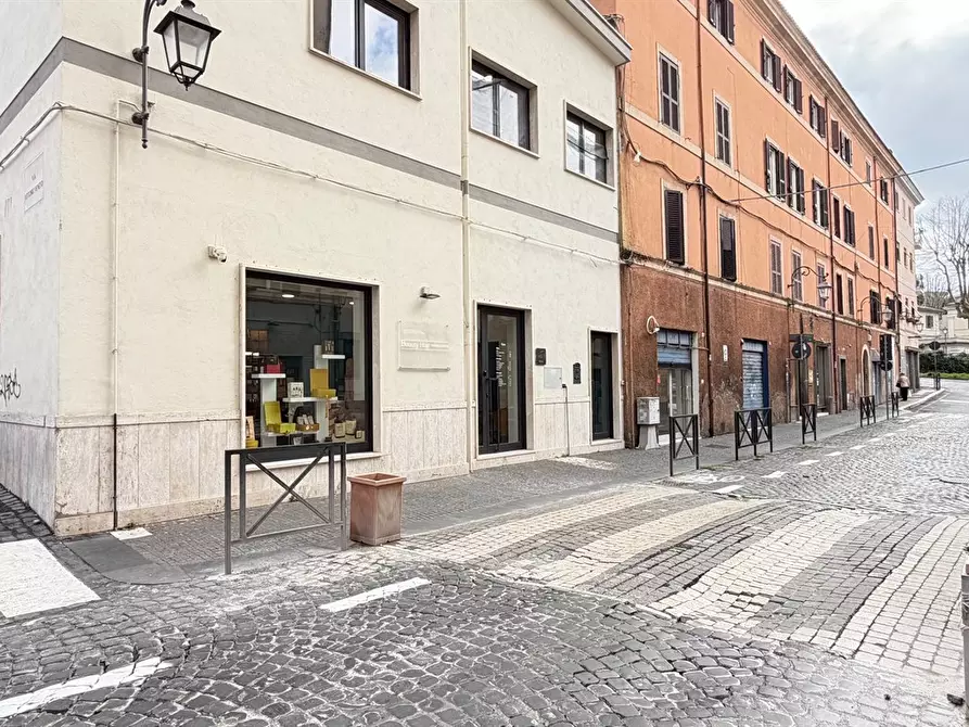 Immagine 4 di Attività commerciale in vendita  in via cavour 39 a Albano Laziale