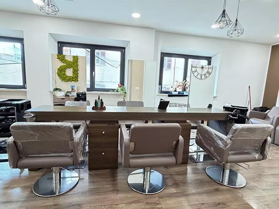 Immagine 1 di Attività commerciale in vendita  in via cavour 39 a Albano Laziale