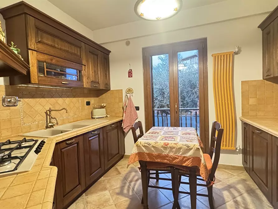 Immagine 3 di Casa trifamiliare in vendita  in via orti pompei 19 a Albano Laziale