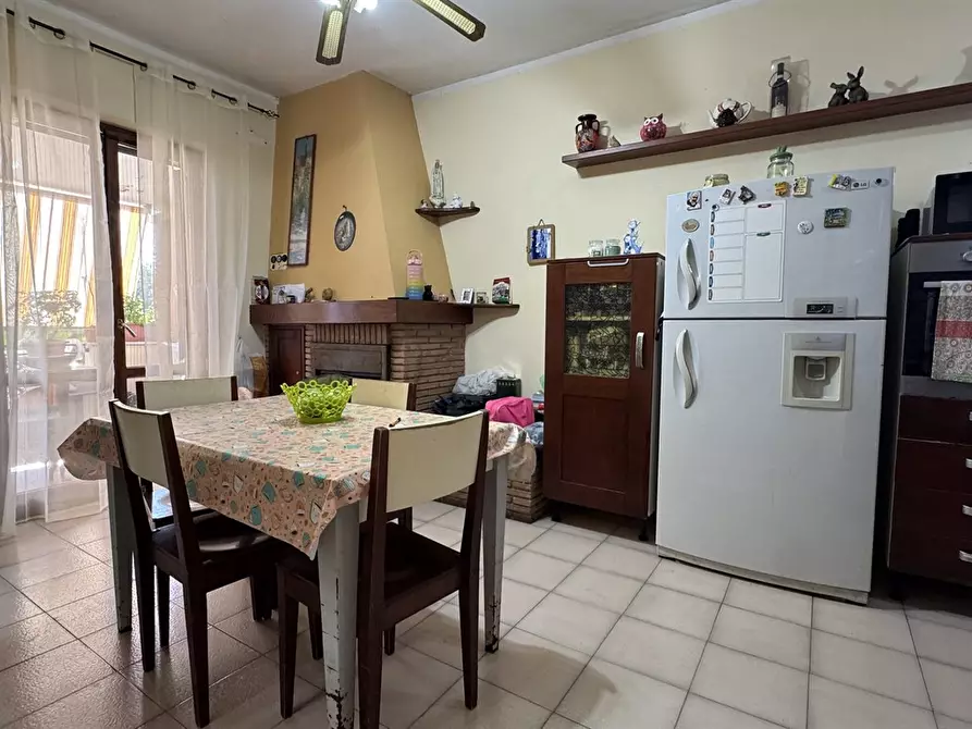 Immagine 3 di Casa bifamiliare in vendita  in via apollo 9 a Aprilia