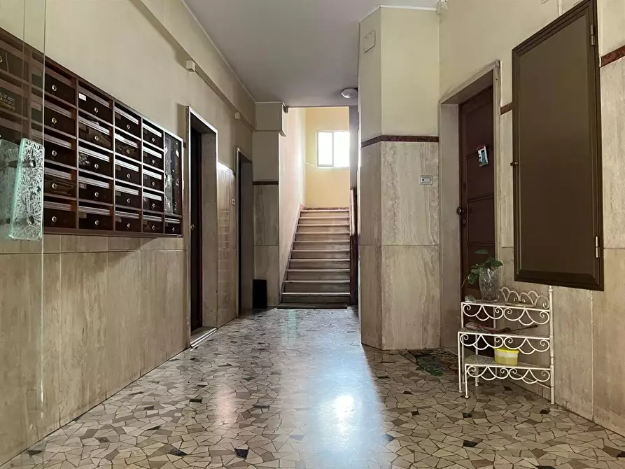 Immagine 3 di Appartamento in vendita  in Via Attilio Hortis 9 a Roma