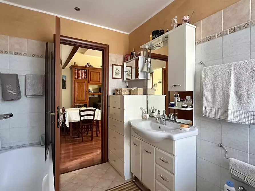 Immagine 5 di Appartamento in vendita  in Via dei Tulipani 40 a Albano Laziale