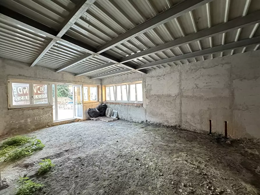 Immagine 2 di Negozio in vendita  in Via XXIV maggio 9 a Albano Laziale