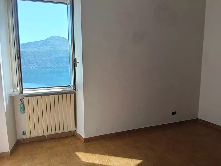 Immagine 5 di Appartamento in vendita  in piazza cavallotti 7 a Castel Gandolfo