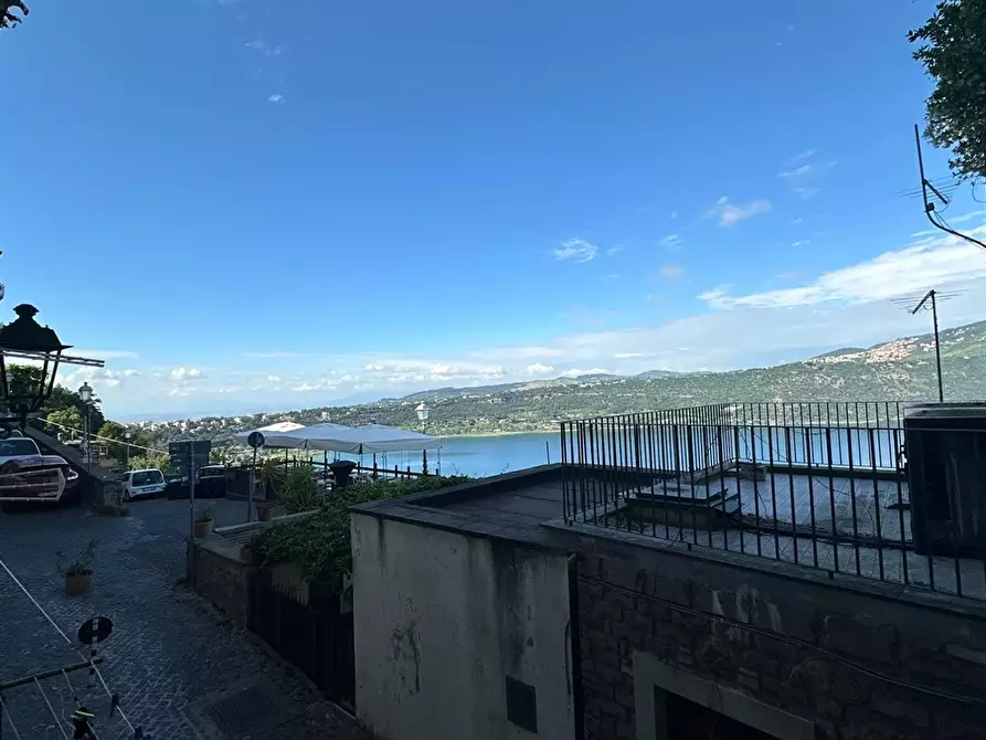 Immagine 8 di Appartamento in vendita  in piazza cavallotti 7 a Castel Gandolfo
