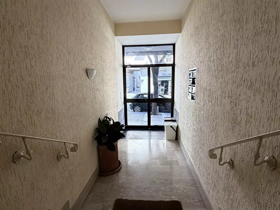 Immagine 9 di Ufficio in vendita  in piazza antonio gramsci 21 a Albano Laziale
