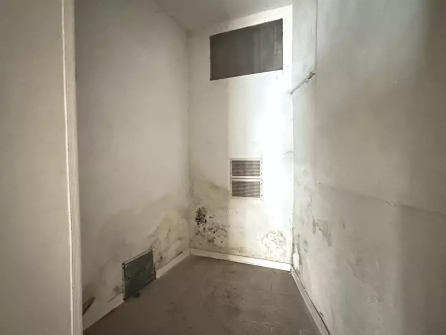 Immagine 5 di Negozio in affitto  in Borgo Garibaldi 20 a Albano Laziale