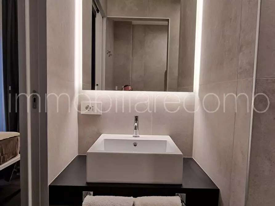 Immagine 8 di Appartamento in affitto  in Via Vittorio Emanuele II a Como