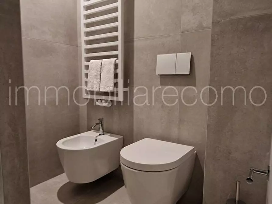 Immagine 5 di Appartamento in affitto  in Via Vittorio Emanuele II a Como